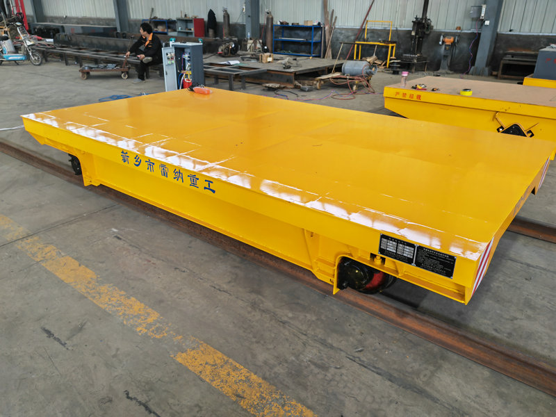 Industriell transportlösning Low Voltage Rail Transfer Trolley