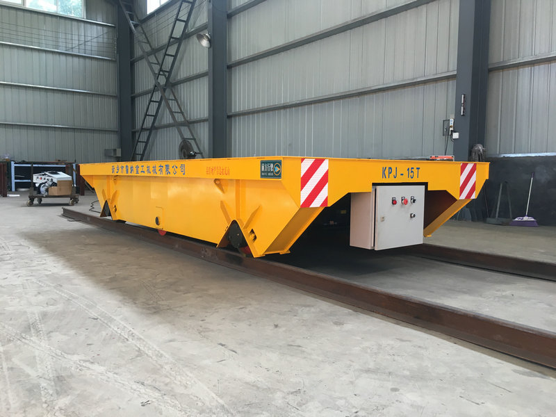 Hur man beräknar vridningsradien när man lägger elektriska golvnivåer spår i verkstaden